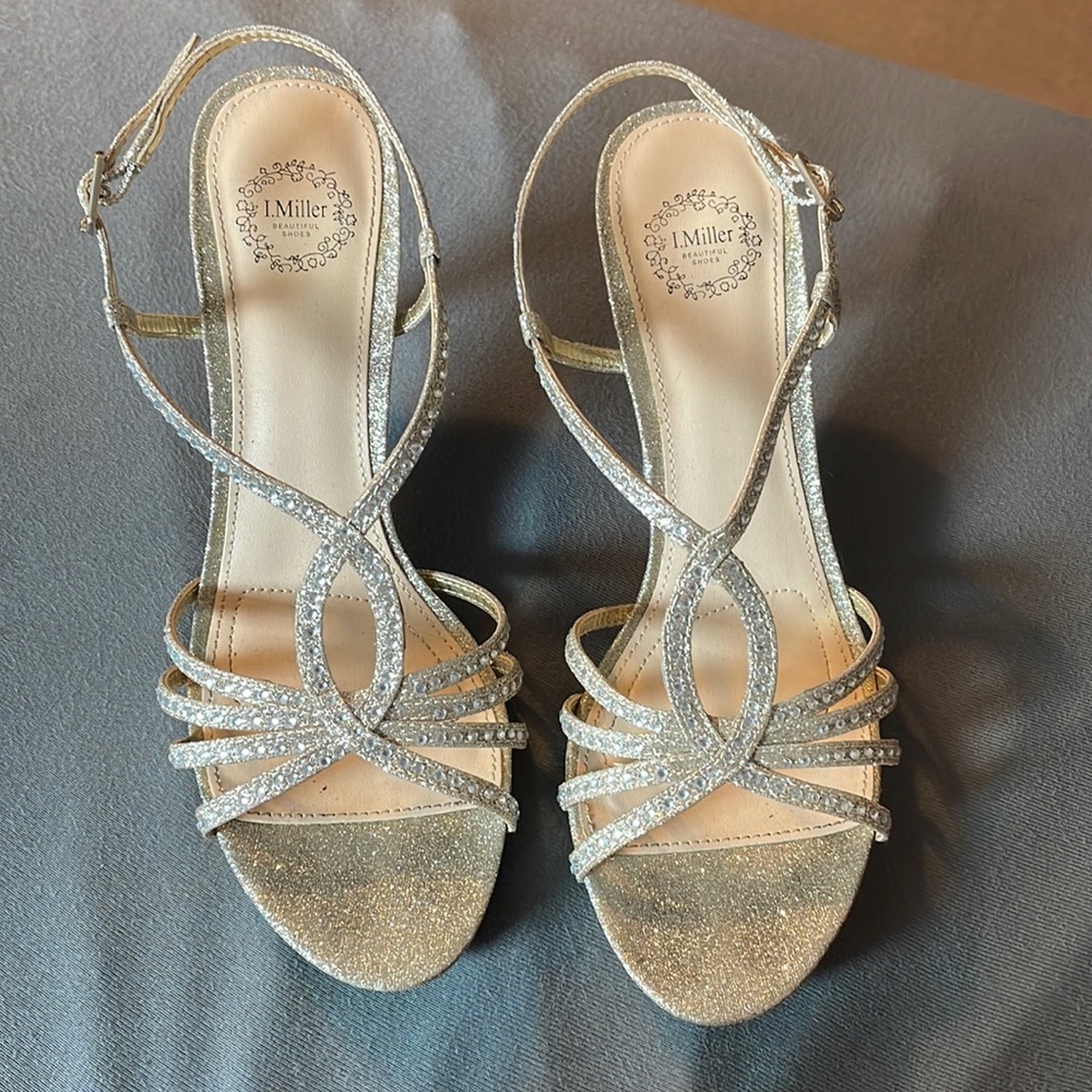 Gold thin heel